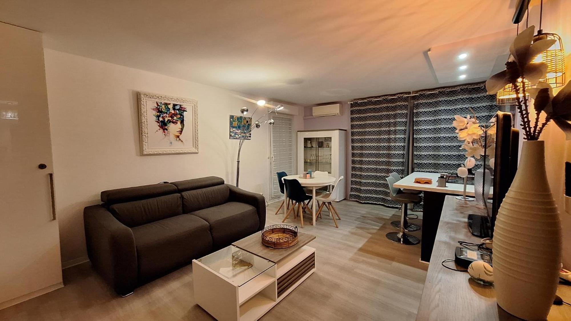 Charmant Appartement Residentiel Avec Terrasse, Jardin Privatif Et Piscine A Cannes Exterior foto