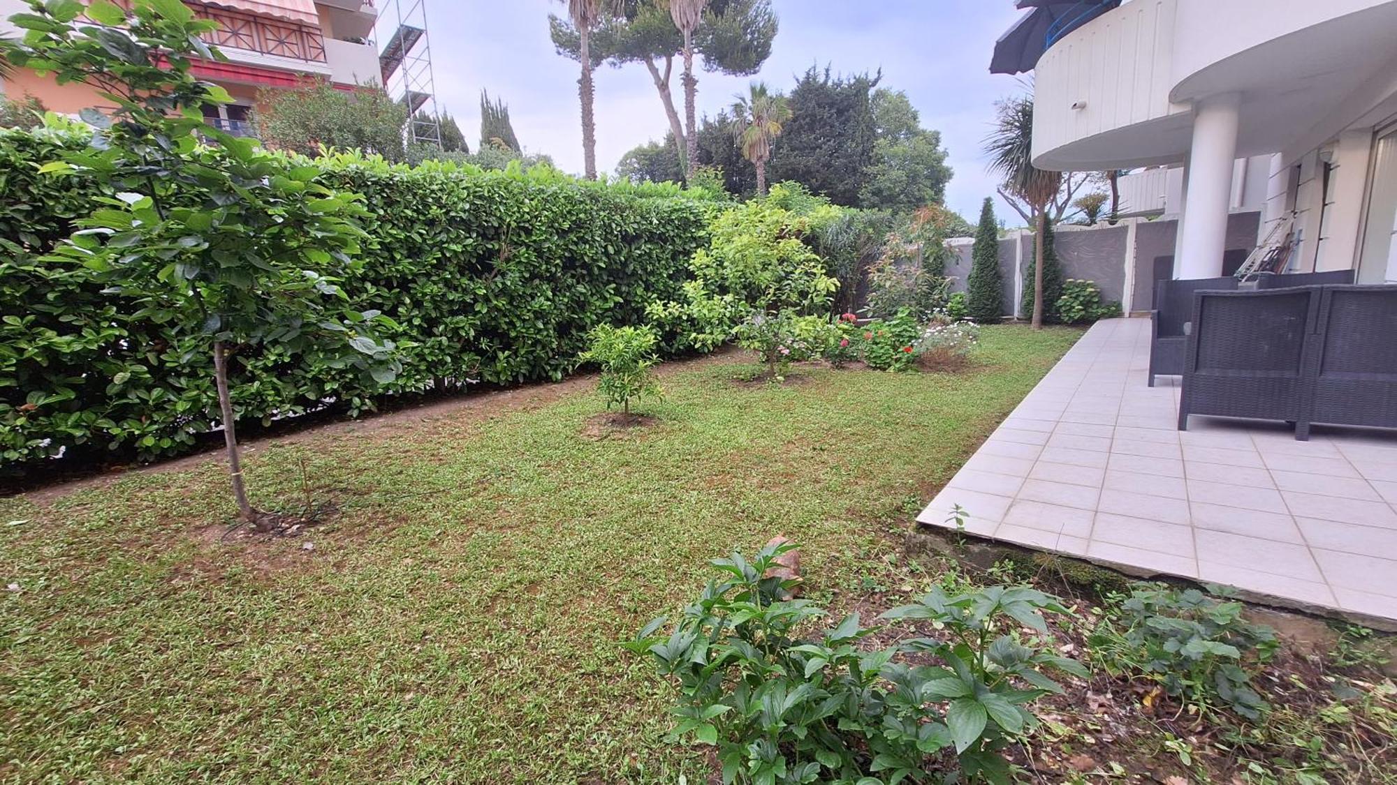 Charmant Appartement Residentiel Avec Terrasse, Jardin Privatif Et Piscine A Cannes Exterior foto